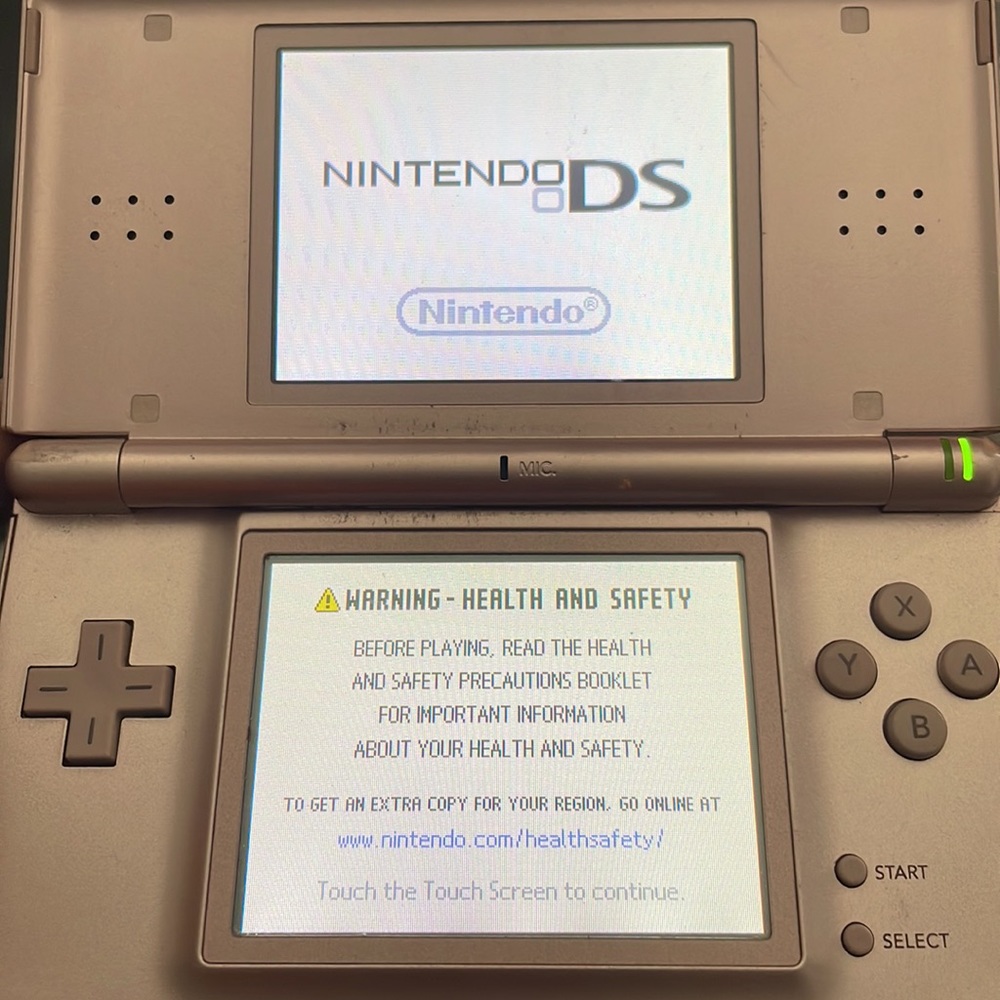 Nintendo DS - Picture 2 of 4
